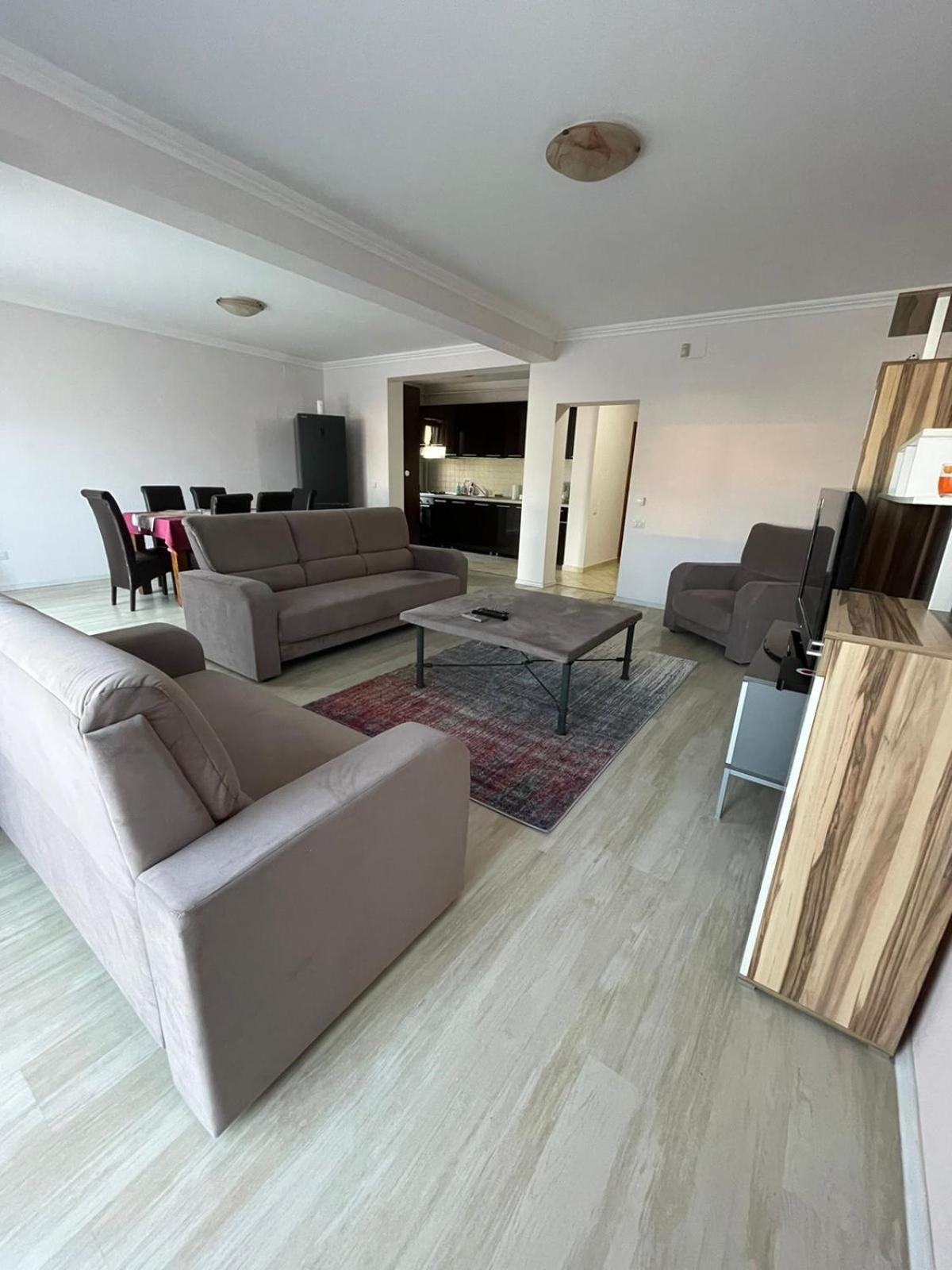 Apartment In The Villa Northern Dreams #1 Parking Included In Price Timişoara Buitenkant foto